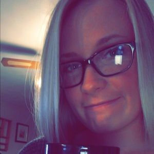 Meet your Posher, Hailey